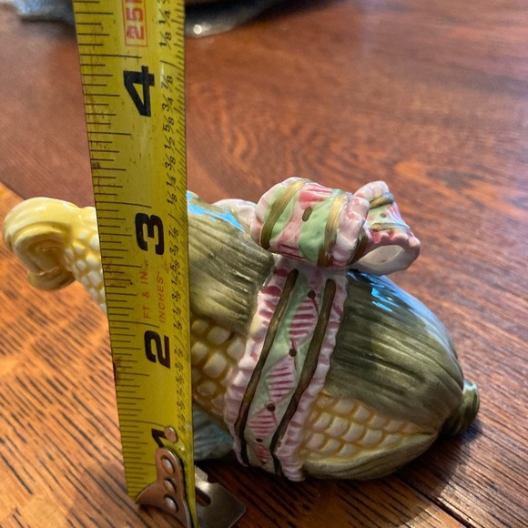 Final sale Vintage corn salt or pepper shaker. - Picture 10 of 13